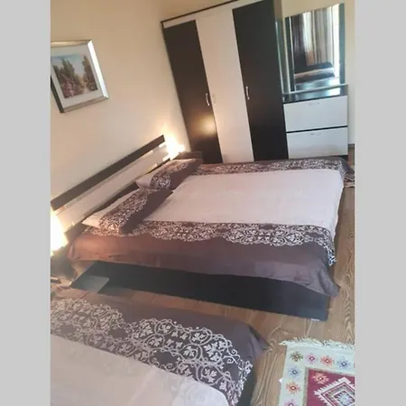 Komfortables Appartement mit Schwimmbad Apartment